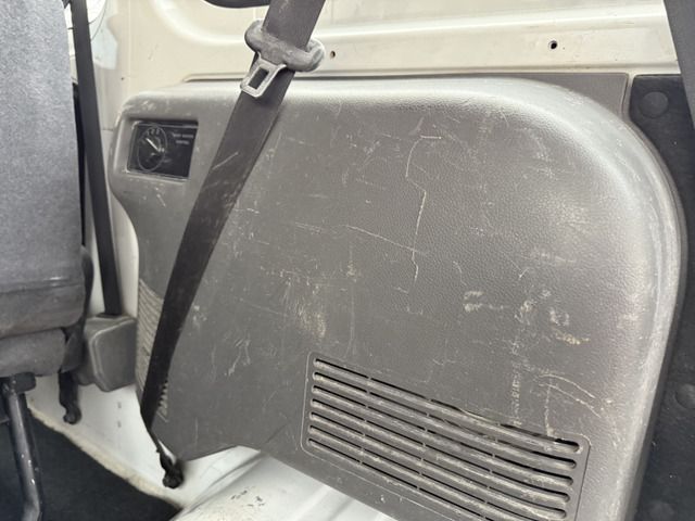 NISSAN NV350 CARAVAN 4WD 2015 Image 31