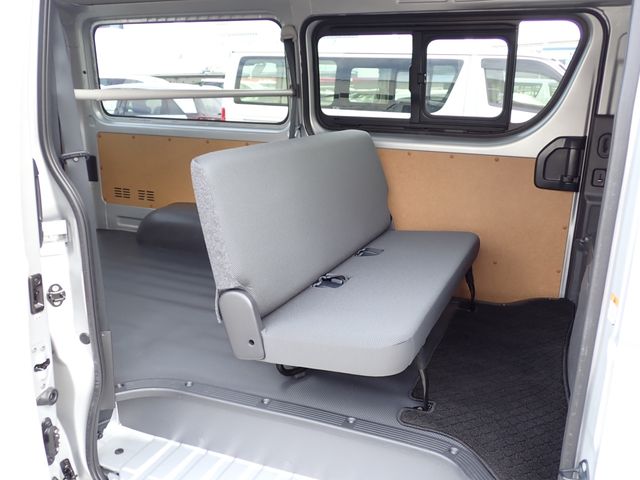 TOYOTA HIACE VAN 4WD 2023 Image 31