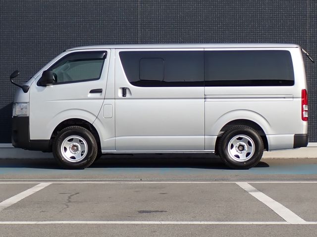 TOYOTA HIACE VAN 4WD 2023 Image 31