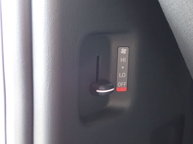 TOYOTA HIACE VAN 4WD 2023 Image 31