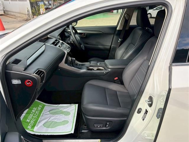 TOYOTA LEXUS NX300 2018 Image 31