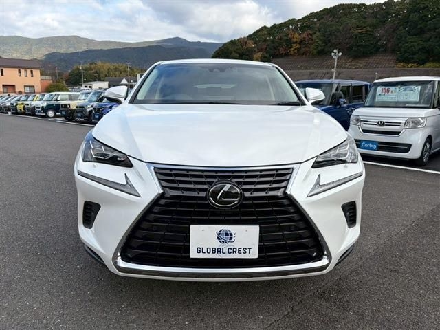 TOYOTA LEXUS NX300 2018 Image 31