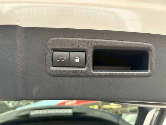 TOYOTA LEXUS NX300 2018 Image 31