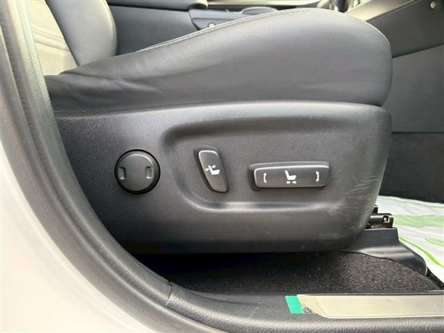 TOYOTA LEXUS NX300 2018 Image 31