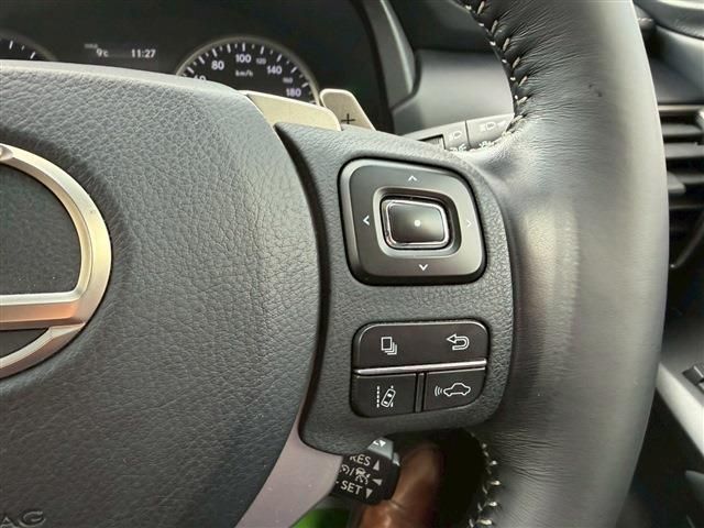 TOYOTA LEXUS NX300 2018 Image 31