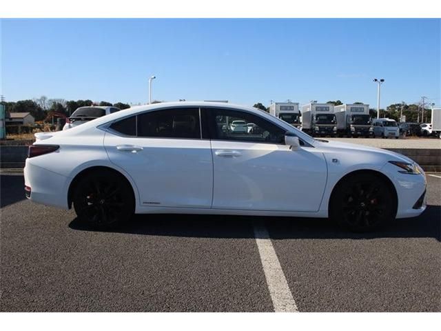 TOYOTA LEXUS ES300H 2021 Image 31