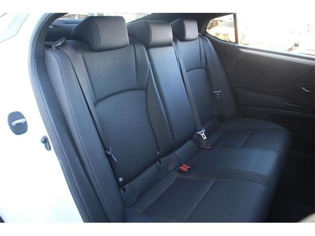 TOYOTA LEXUS ES300H 2021 Image 31