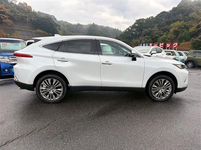 TOYOTA HARRIER HYBRID 2023 Image 31