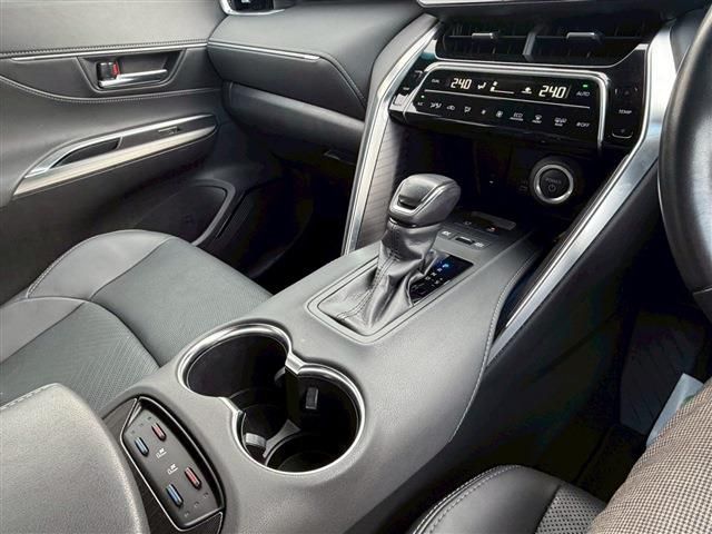 TOYOTA HARRIER HYBRID 2023 Image 31