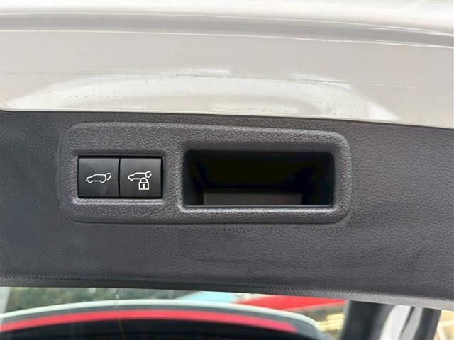 TOYOTA HARRIER HYBRID 2023 Image 31