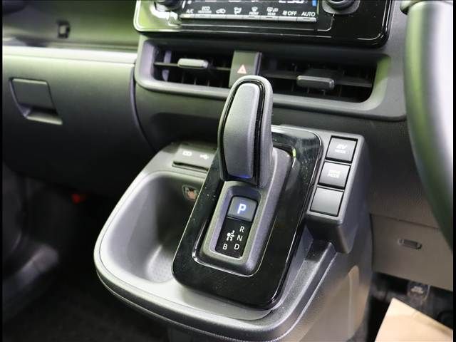 TOYOTA SIENTA HYBRID 2022 Image 31