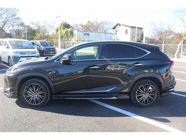 TOYOTA LEXUS NX300H 2017 Image 31