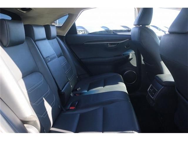 TOYOTA LEXUS NX300H 2017 Image 31