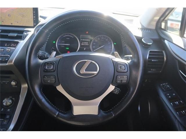 TOYOTA LEXUS NX300H 2017 Image 31