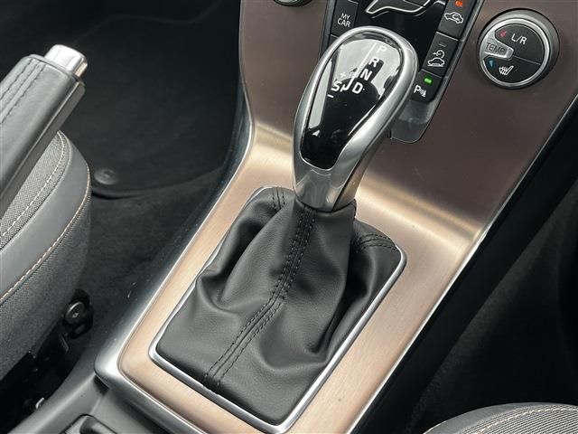 VOLVO V40 CROSS COUN 2017 Image 31