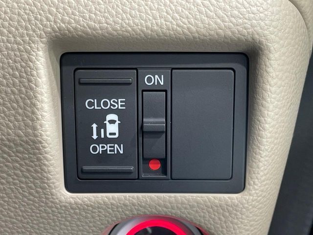 HONDA N BOX 2018 Image 31