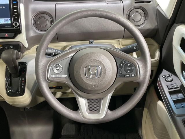 HONDA N BOX 2018 Image 31