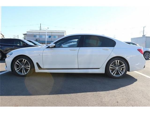 BMW 7SERIES 2017 Image 31