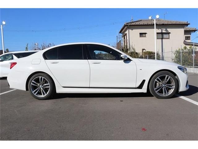 BMW 7SERIES 2017 Image 31