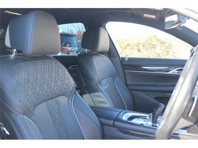BMW 7SERIES 2017 Image 31