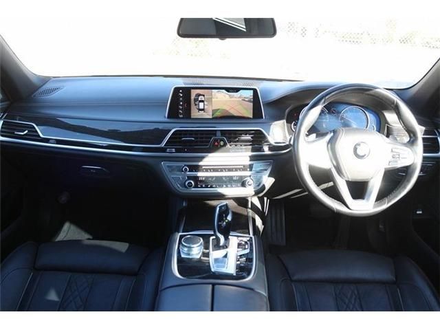 BMW 7SERIES 2017 Image 31