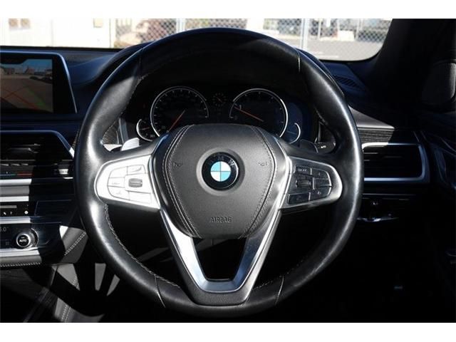 BMW 7SERIES 2017 Image 31