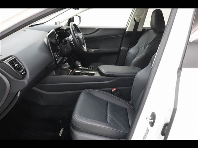 TOYOTA LEXUS NX350H 2023 Image 31