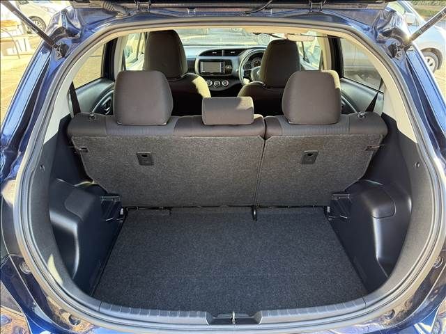 TOYOTA VITZ 2017 Image 31