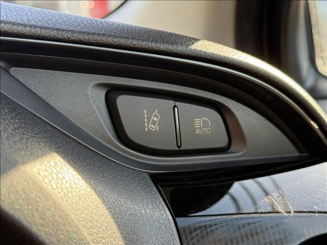 TOYOTA VITZ 2017 Image 31