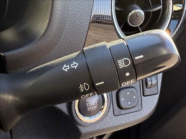 TOYOTA VITZ 2017 Image 31