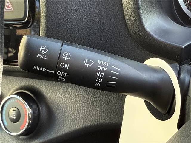 TOYOTA VITZ 2017 Image 31