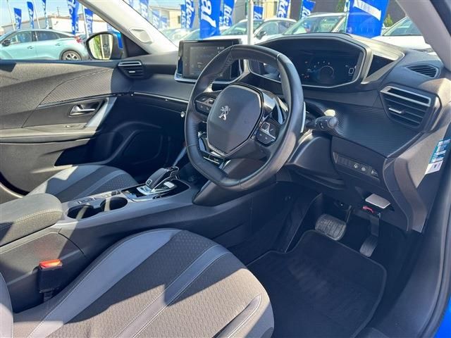 PEUGEOT 2008 2021 Image 31