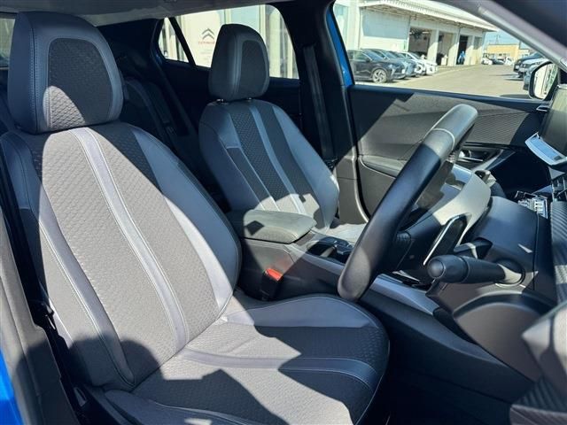 PEUGEOT 2008 2021 Image 31