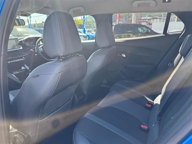 PEUGEOT 2008 2021 Image 31