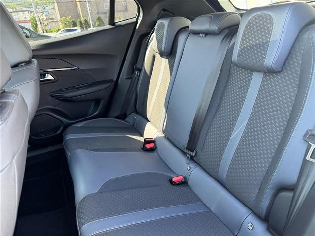 PEUGEOT 2008 2021 Image 31