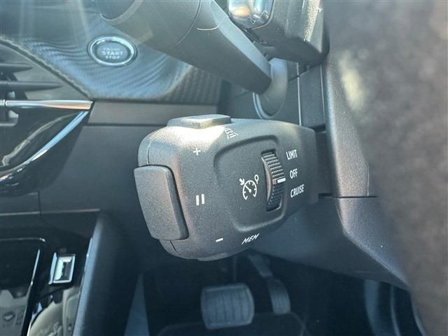 PEUGEOT 2008 2021 Image 31