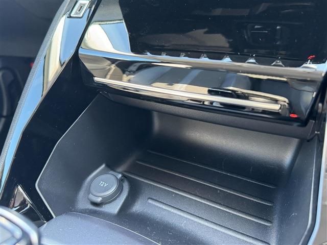 PEUGEOT 2008 2021 Image 31