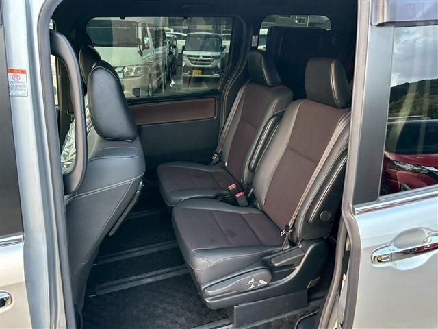 TOYOTA ESQUIRE HYBRID 2020 Image 31