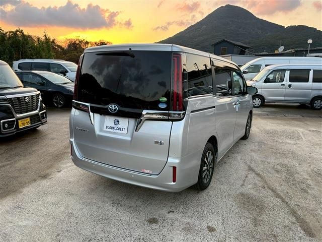 TOYOTA ESQUIRE HYBRID 2020 Image 31