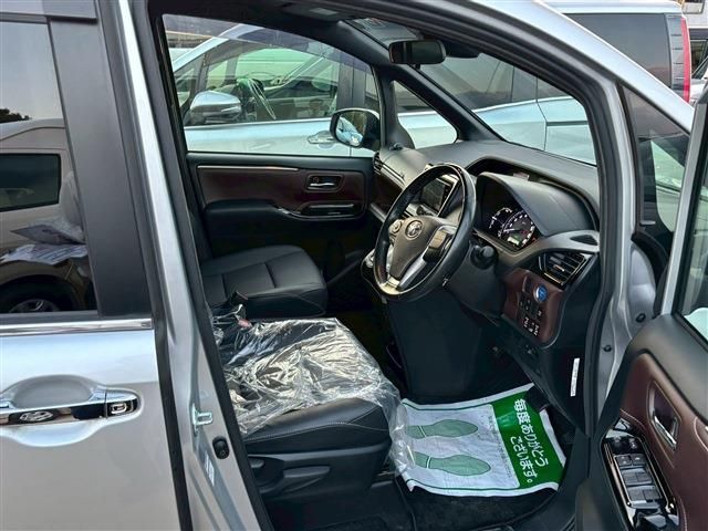 TOYOTA ESQUIRE HYBRID 2020 Image 31