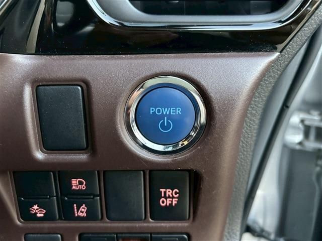 TOYOTA ESQUIRE HYBRID 2020 Image 31