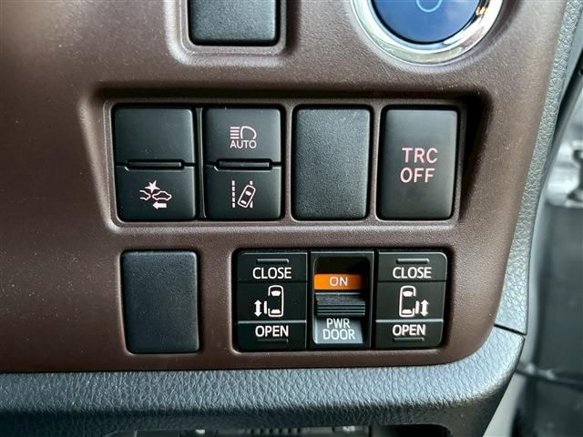 TOYOTA ESQUIRE HYBRID 2020 Image 31