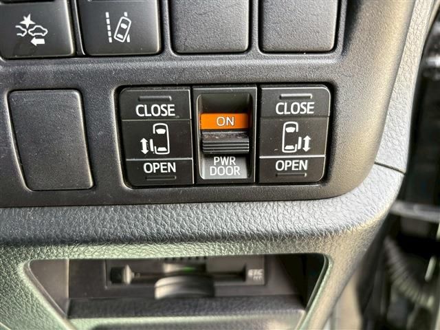 TOYOTA VOXY 2020 Image 31