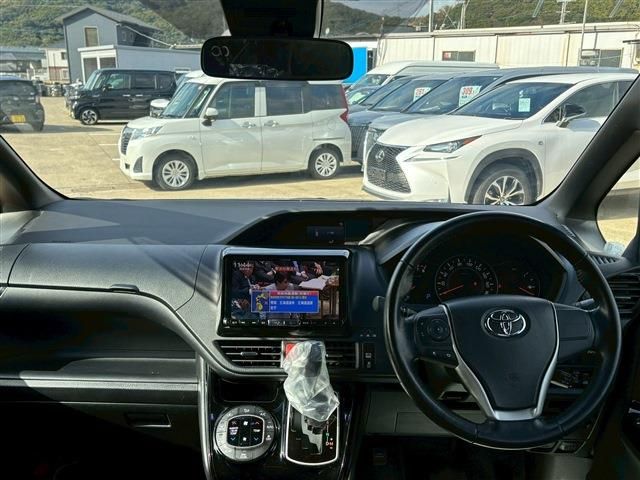 TOYOTA NOAH 2019 Image 31