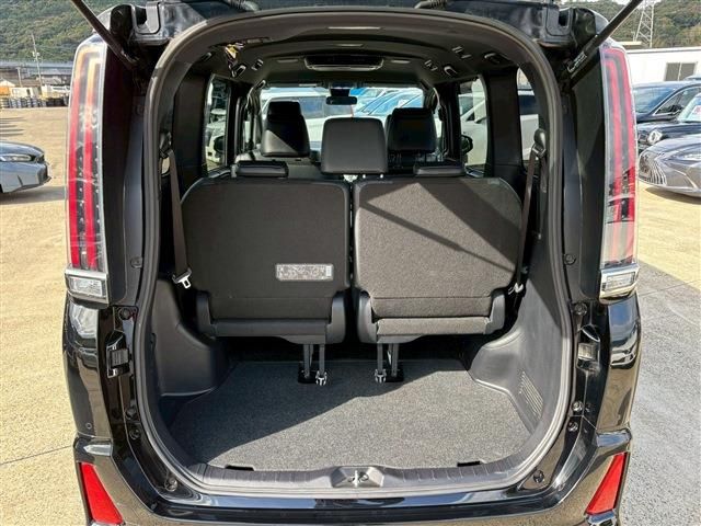 TOYOTA NOAH 2019 Image 31