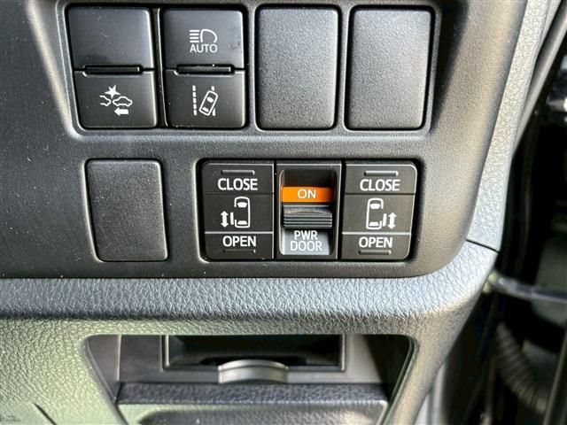 TOYOTA NOAH 2019 Image 31