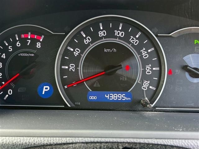 TOYOTA NOAH 2019 Image 31