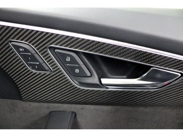 AUDI RS Q8 2022 Image 31