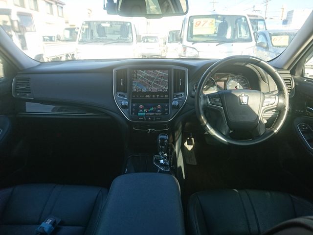 TOYOTA CROWN SEDAN HYBRID 2015 Image 31