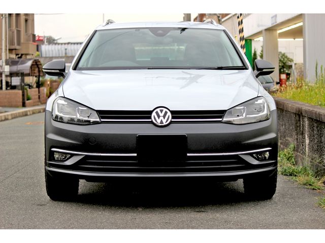 VOLKSWAGEN GOLF VARI 2018 Image 31